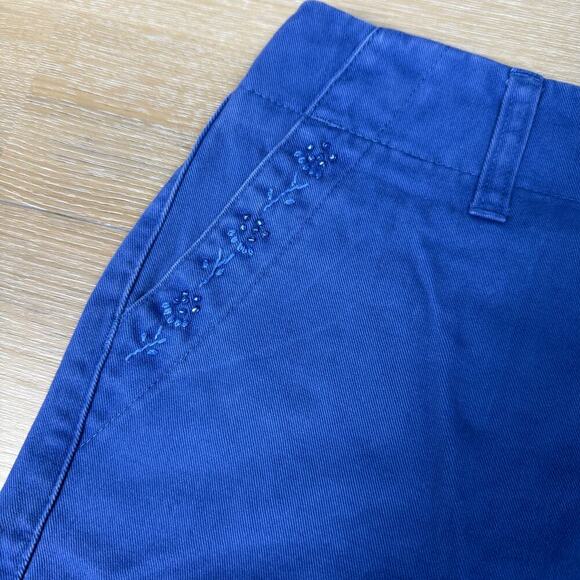 GAP Factory blue shorts with embroidered and beaded pocket detail, size 0 - Picture 2 of 5